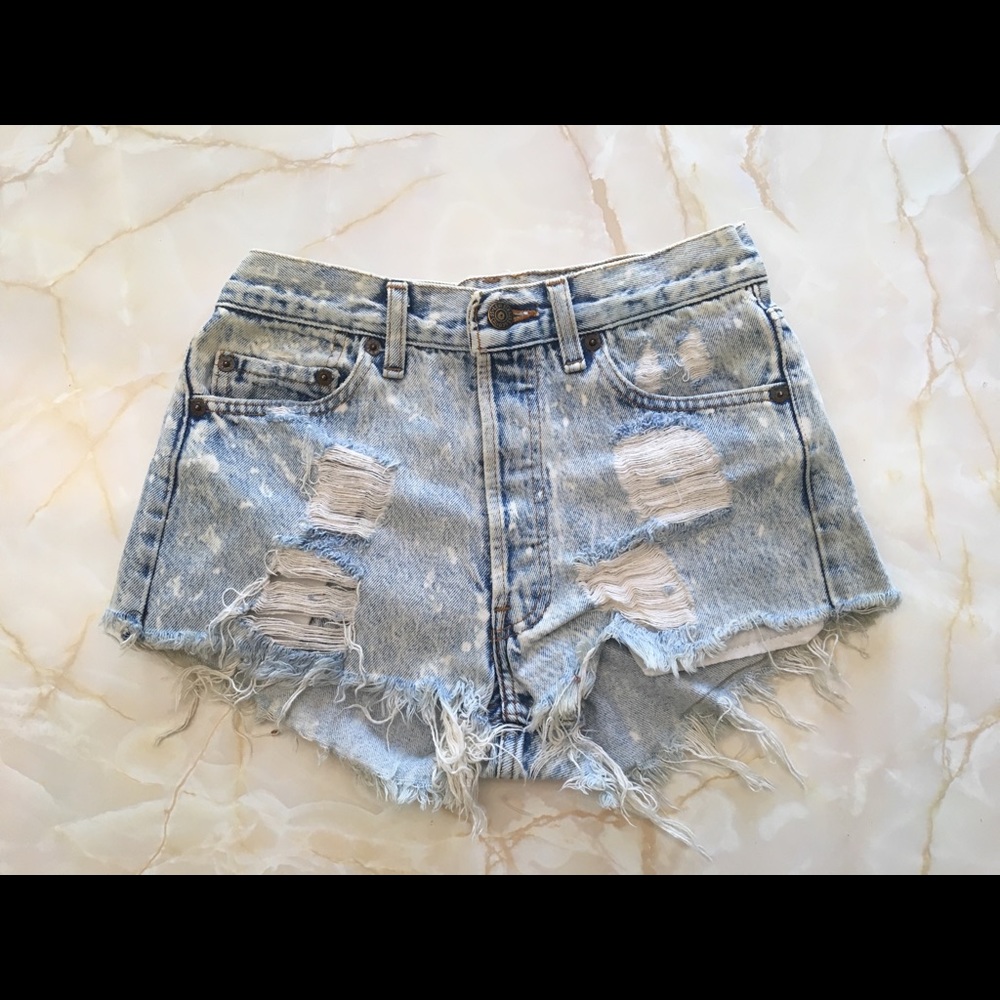 Levi’s distressed acid wash shorts
